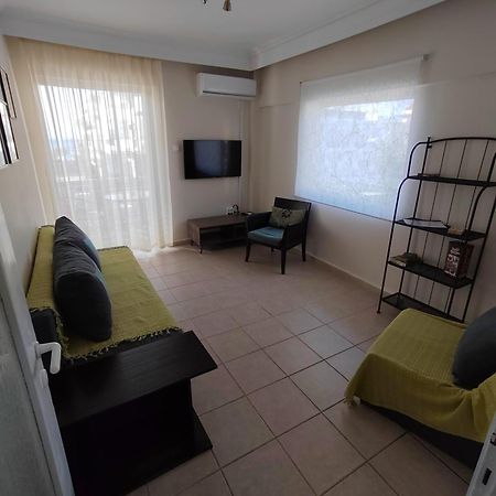 Kostalek Apartment Peraía Екстериор снимка